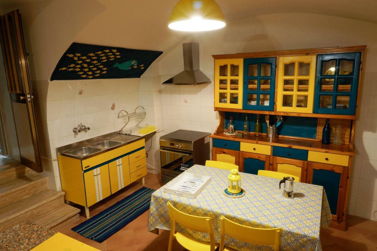 Il Sottomarino Apartment Bari Ngoại thất bức ảnh